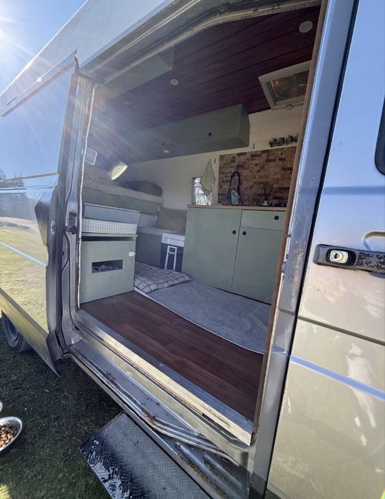 Autocaravana Fiat Iveco Daily 1981 - Pronta para aventuras