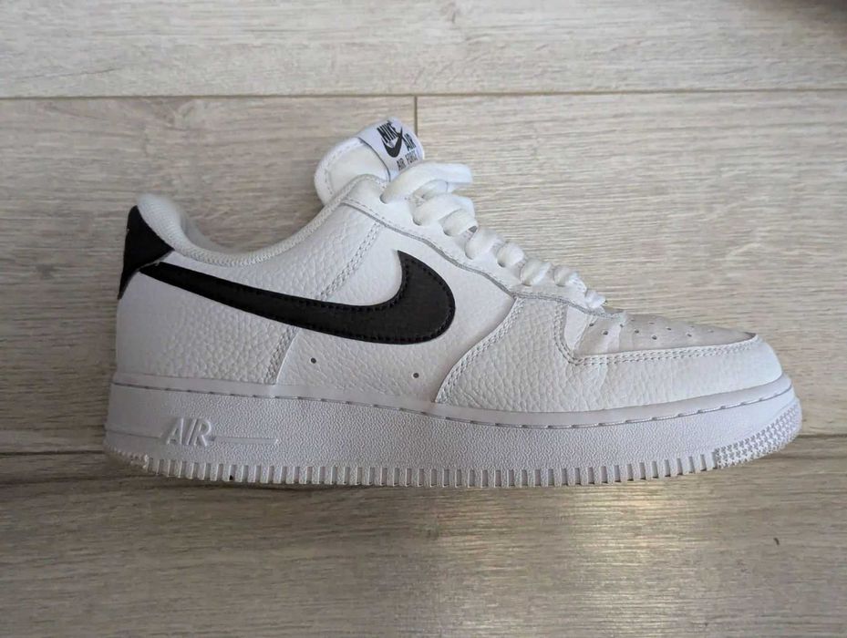 Кросівки чоловічі Nike Air Force 1 07 White CT2302-100  розмір EU 40.5