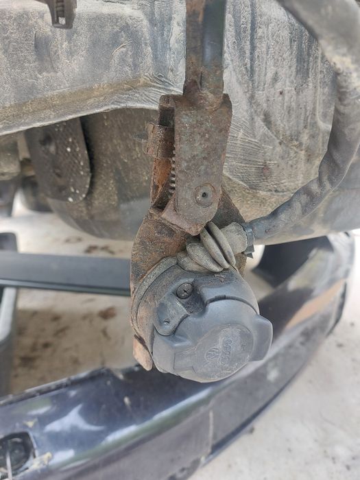 Hak Audi A4 B5 Odpinany Westfalia Holowniczy Zdejmowany Z Kluczem