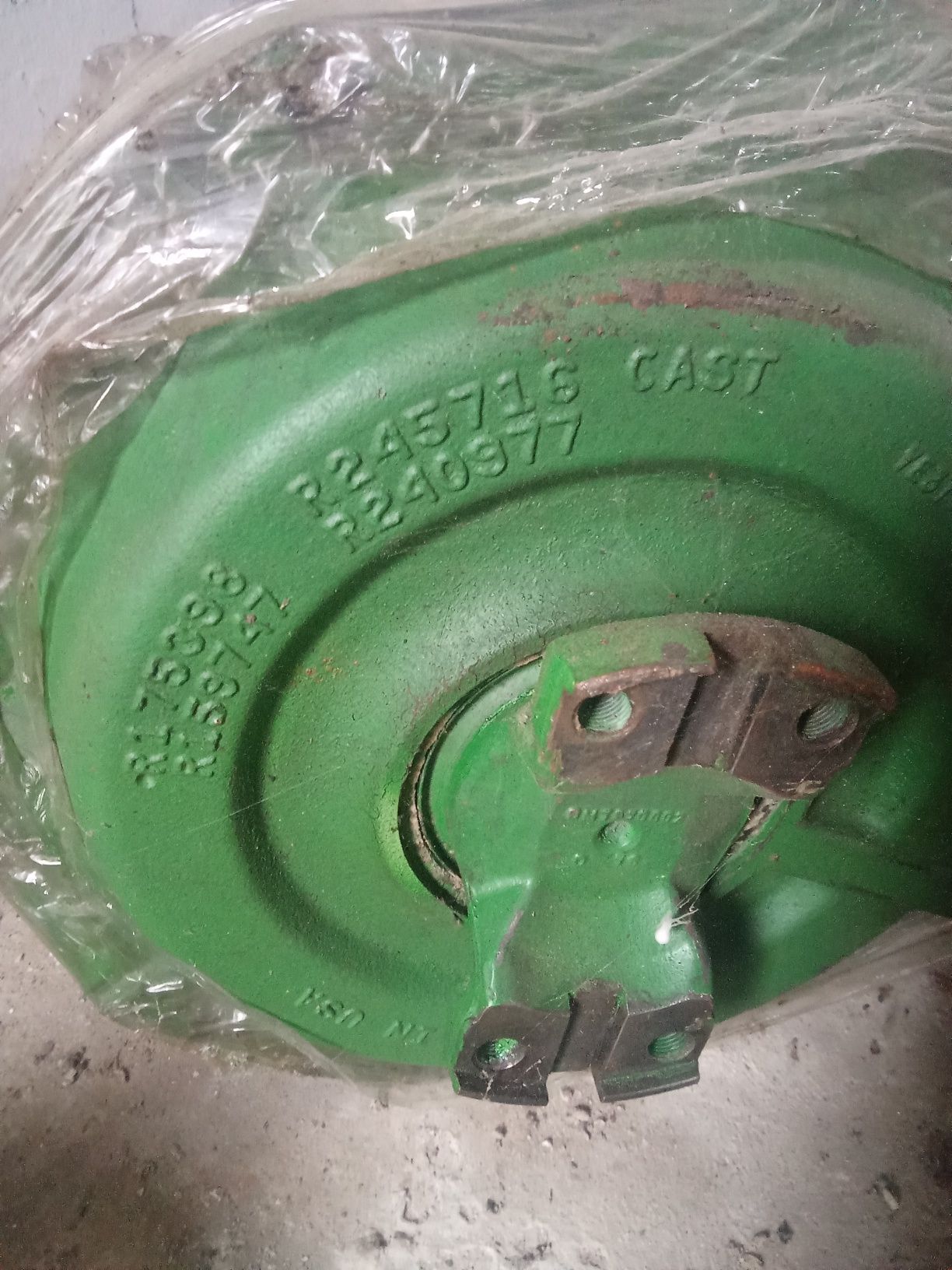 Запчастини для тракторів John Deere 8330 8400 8310R 2006-2015рік.