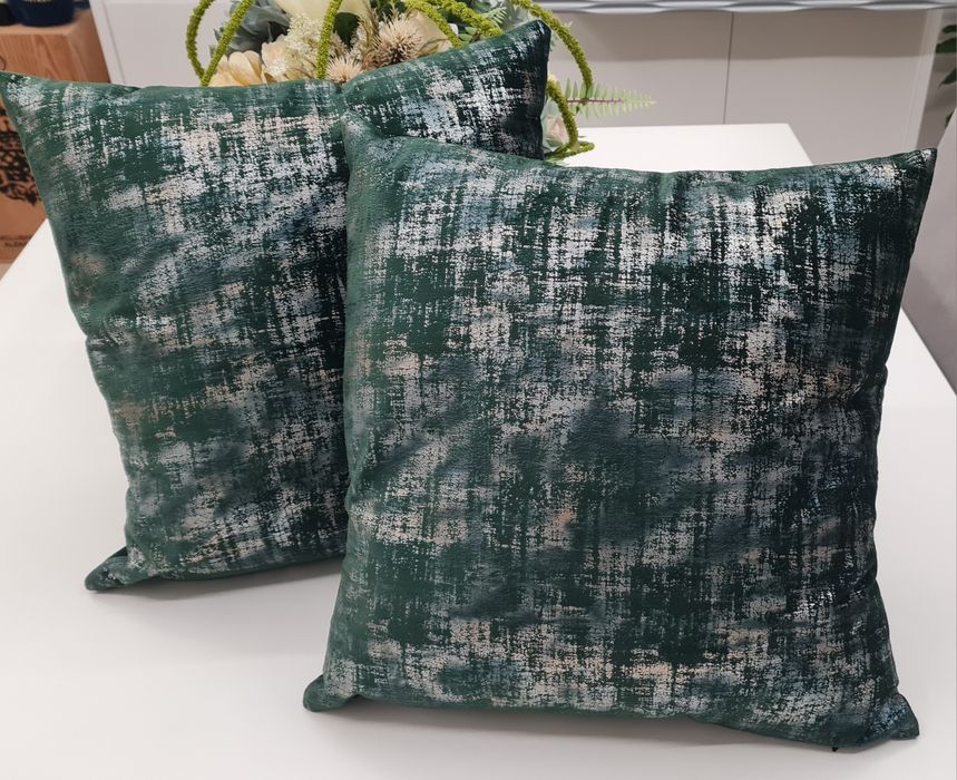 Almofadas novas em verde