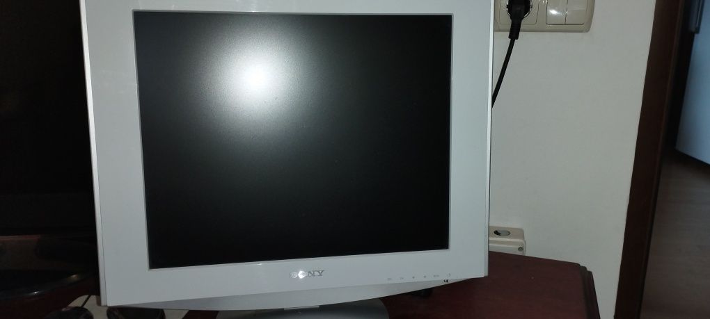 Продам монітор Sony 17 дюймів