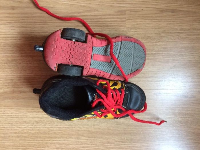 tenis meniniocom rodas 32