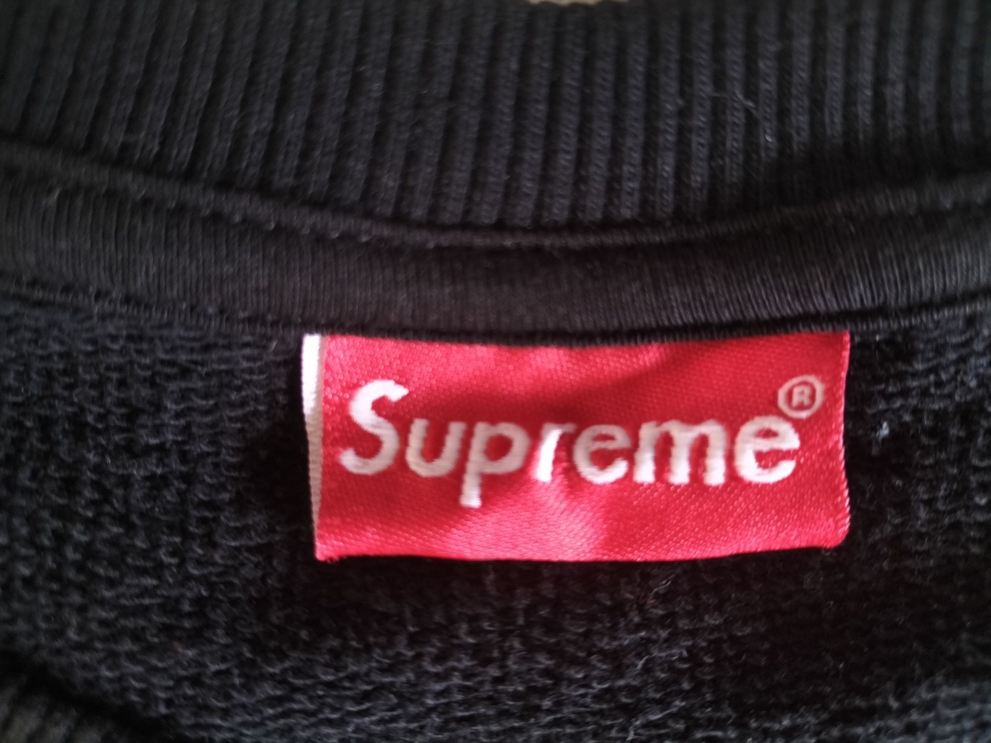 Supreme sweatshirt