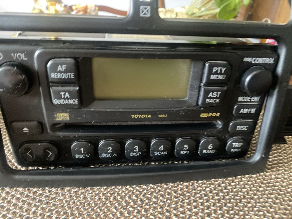 Oryginalne radio Toyota RAV 4