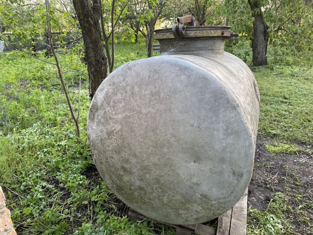 Продам емкость для воды из пищевого алюминия на 1.5 куба