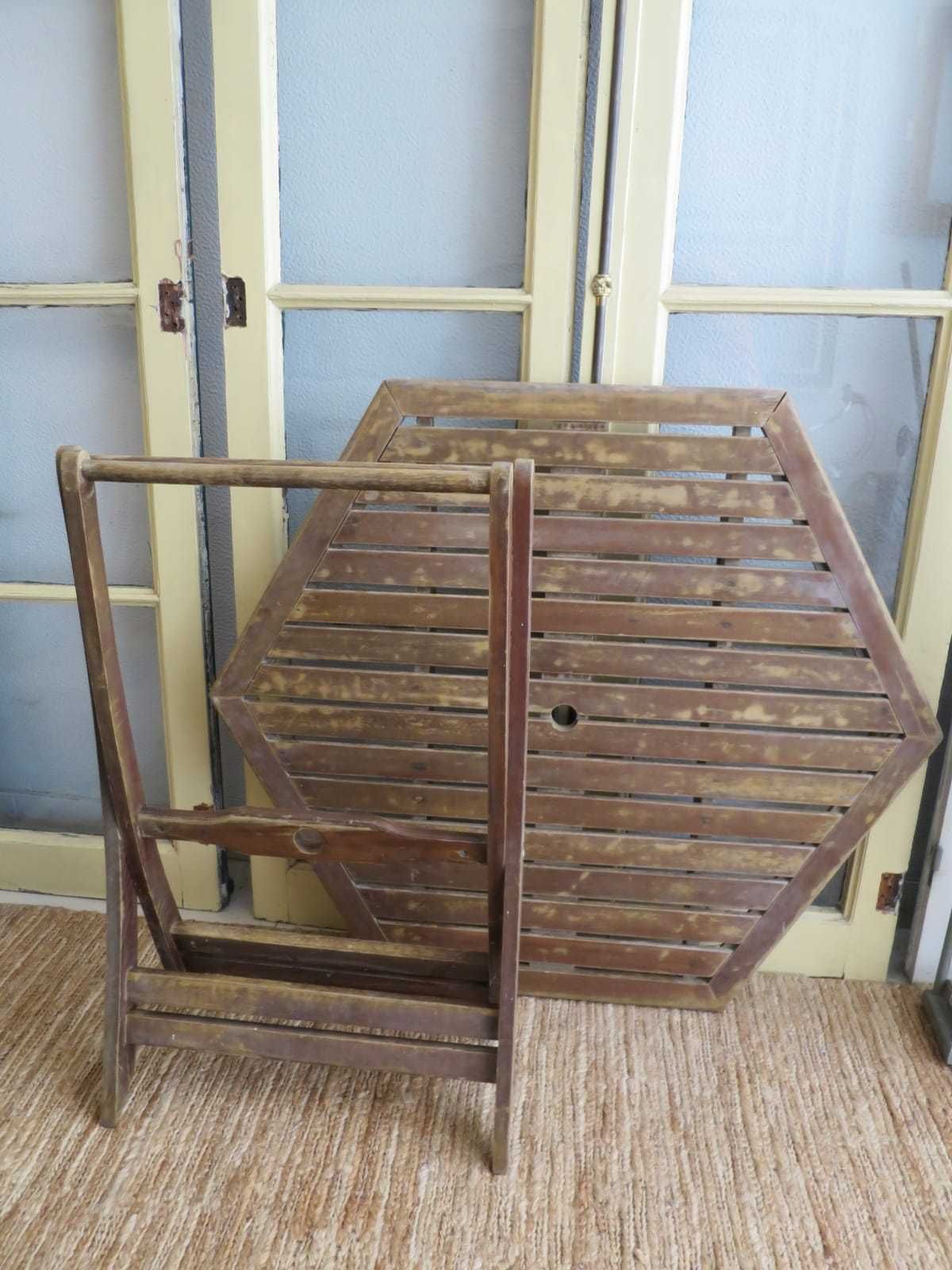 Mesa desmontável em madeira maciça