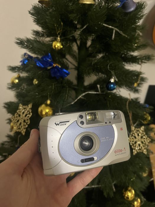 Два фотоапарати у комплекті «Wizzen» та «Minolta»