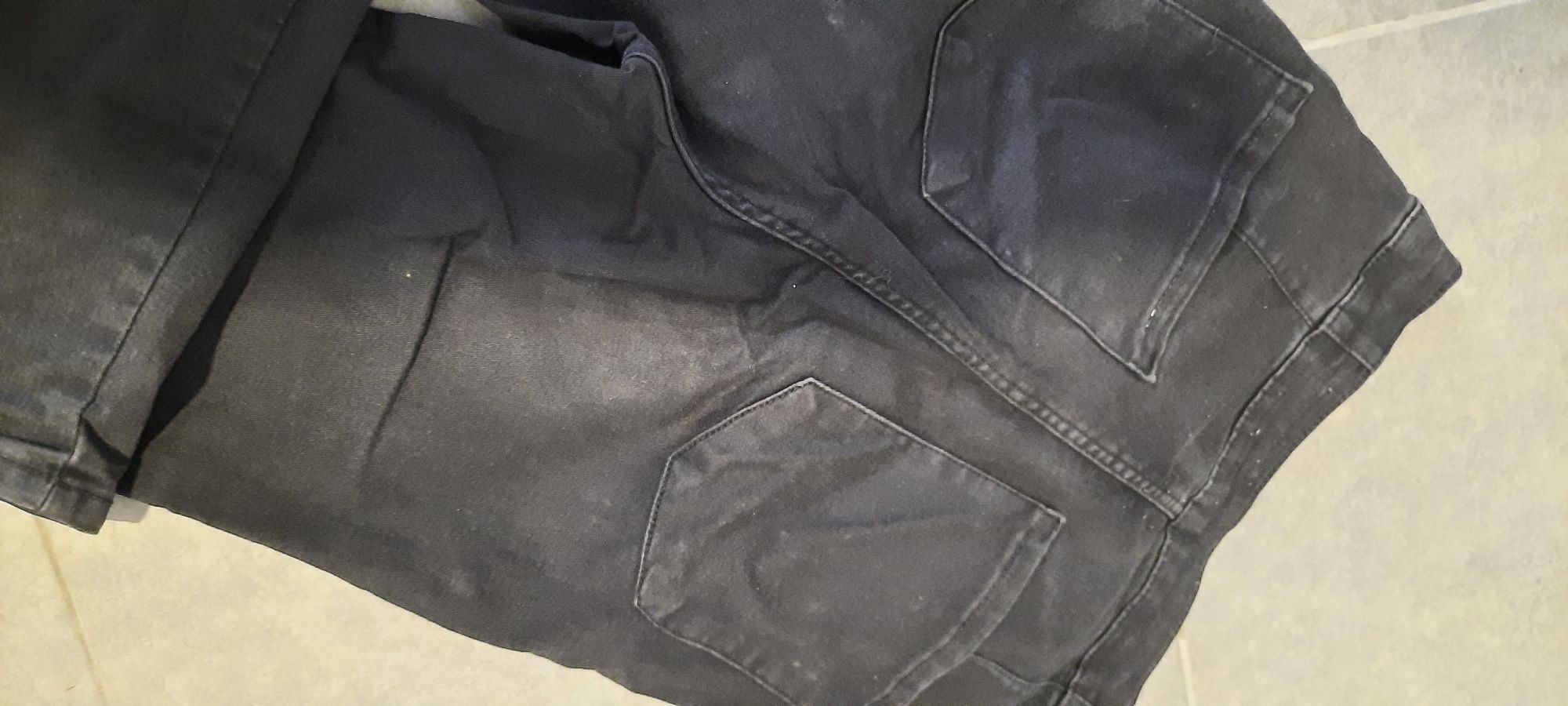 Calça preta com elasticidade