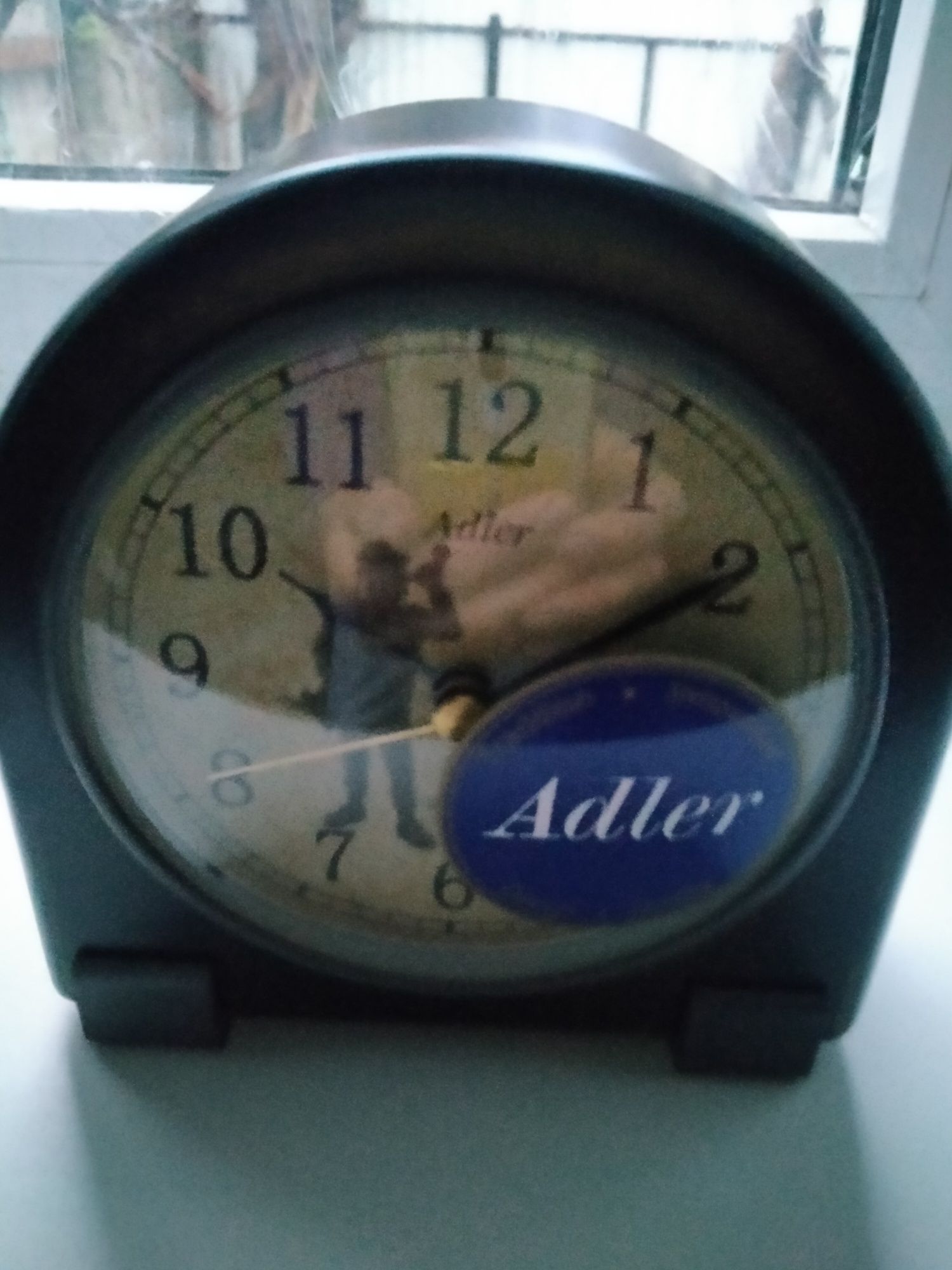Часы настольные adler
