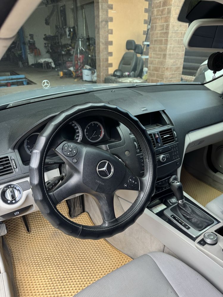 Mercedes C-class 2008