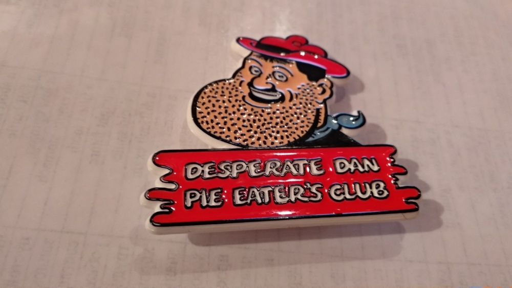 значок великобритания клуб desperate dan pie eaters club badge англия