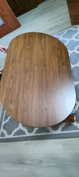 Rozkładany stół+ 6 krzeseł