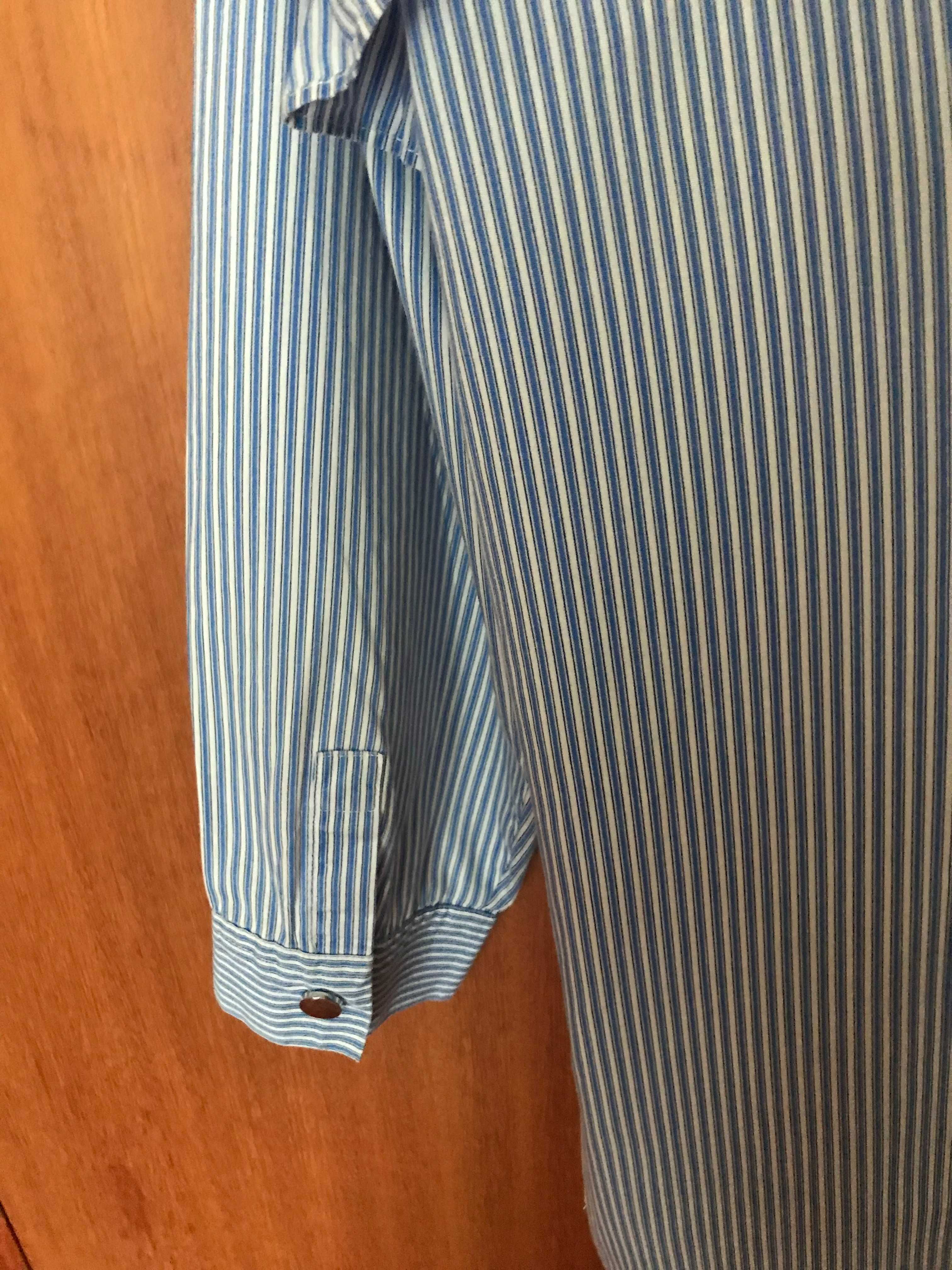 Blusa Zara, riscas, com folhos ombros e decote em V nas costas