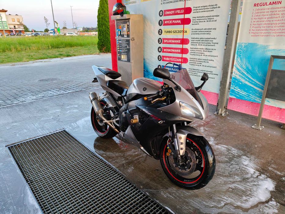 Yamaha R1 RN09 2003