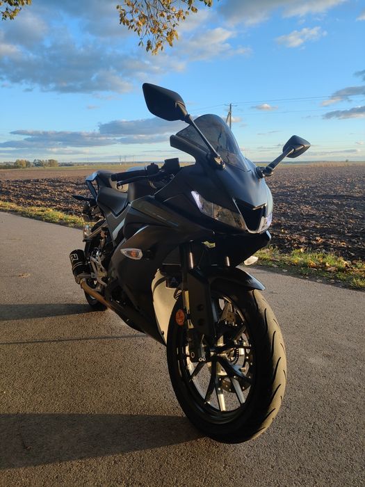 Yamaha YZF-R125 (2022) – 18 800 km – Tech Black – Bardzo dobry stan –