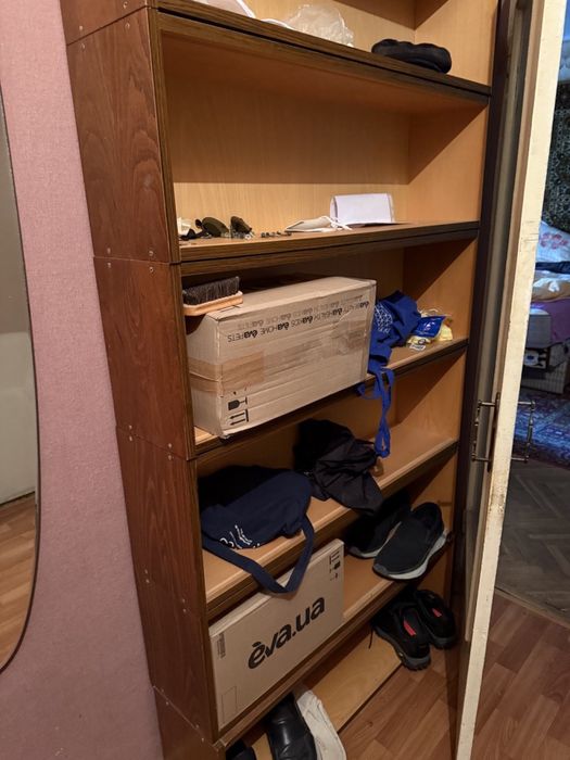 Віддам безкоштовно меблі на Василя Тютюнника