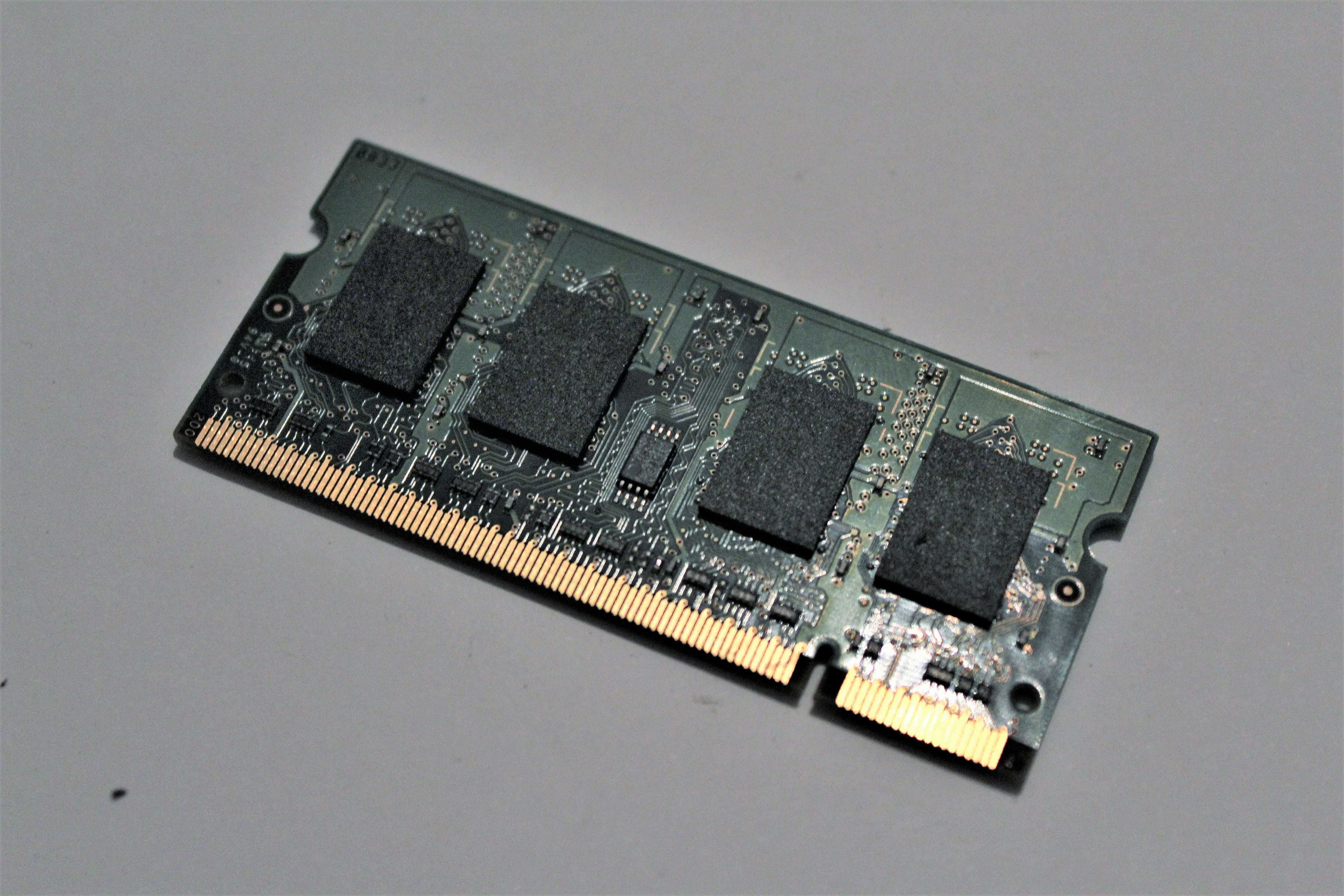 Memória RAM 1 GB