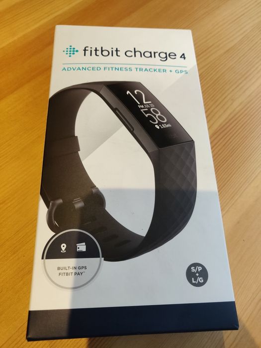 Fitbit charge 4 świetny stan