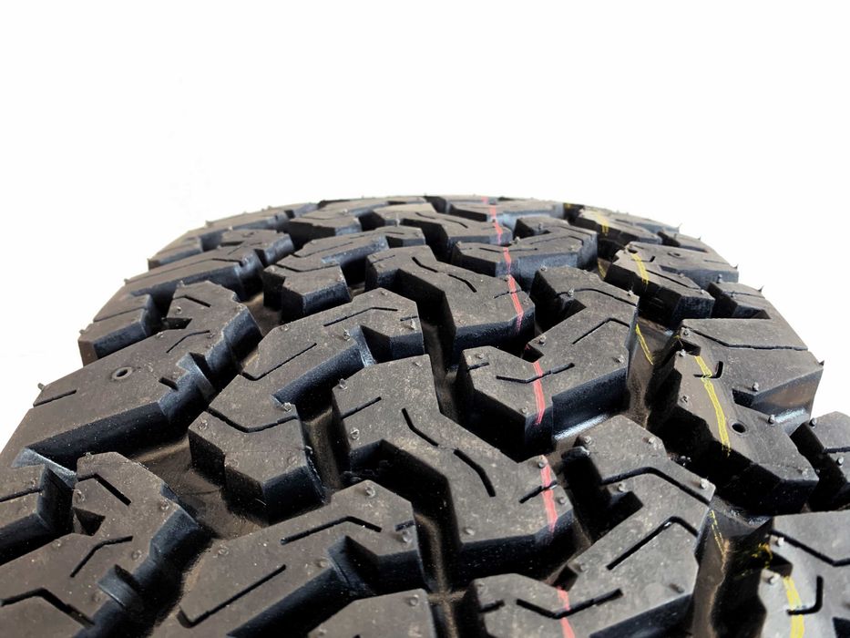 Шина болотна 235/70 R16 105Q резина грязьова GOODRICH A/T Colw Poland