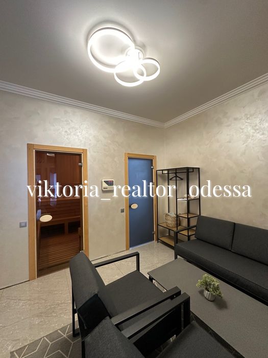 Частный дом на Фонтане с бассейном!ремонт,мебель и техника!Чубаевка!