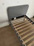 Cama solteiro com estrado