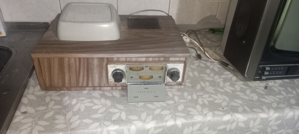 Rádio muito antigo