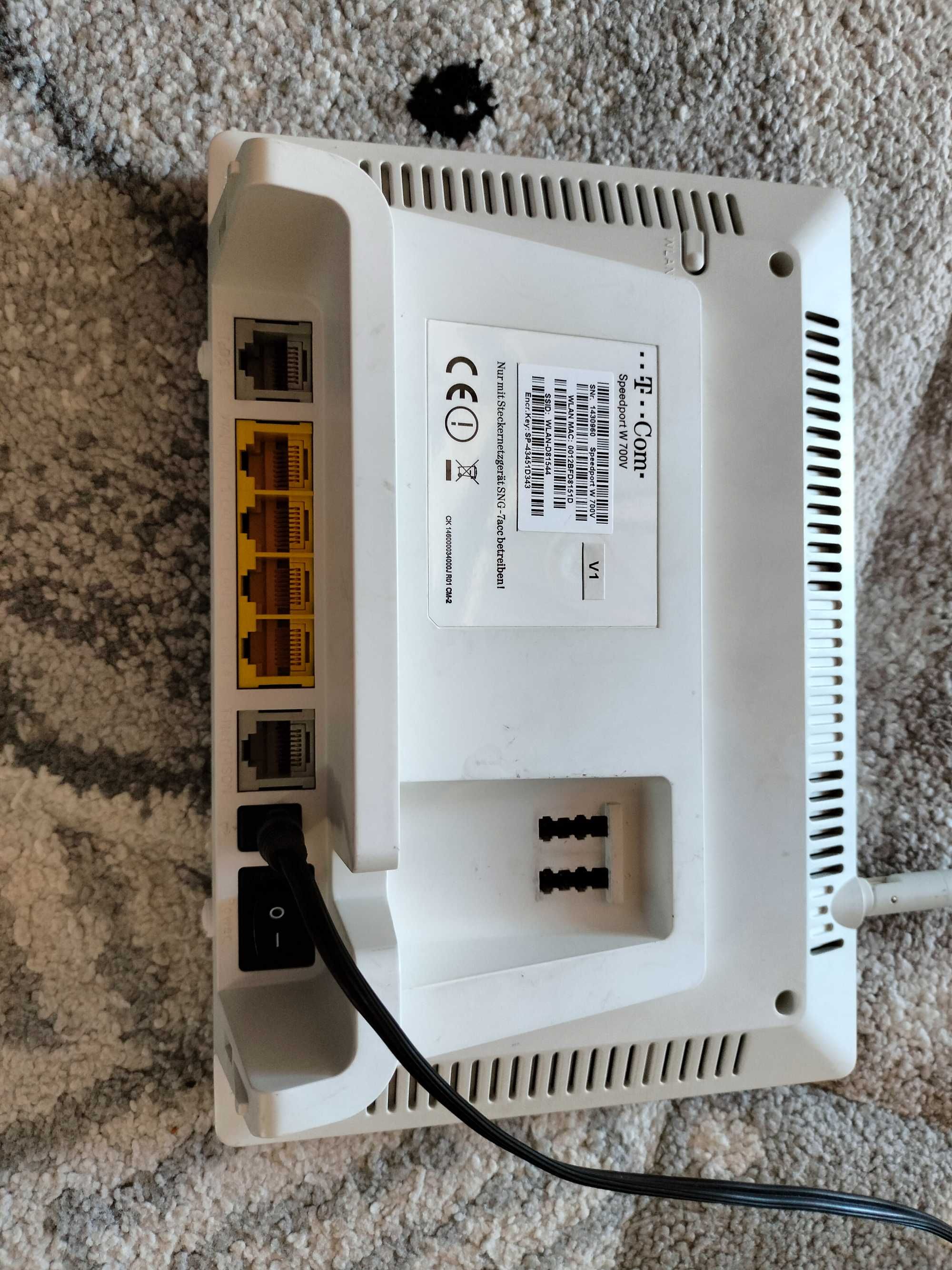 Продам wi-fi роутер T-Com Speedport W700V”.