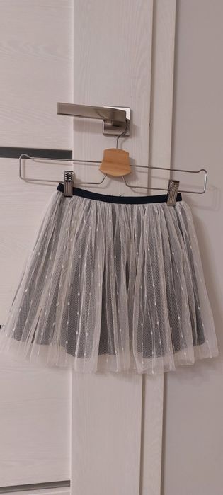 Tiulową spódniczka biało-granatowa rozm. 116