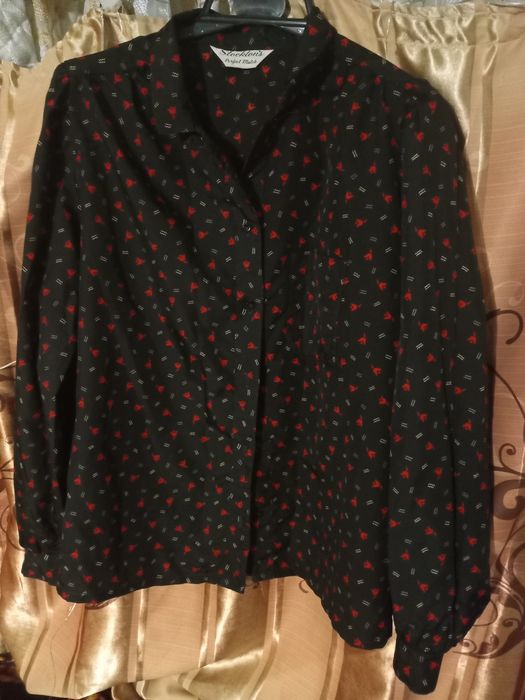 Елегантна жіноча блузка блуза