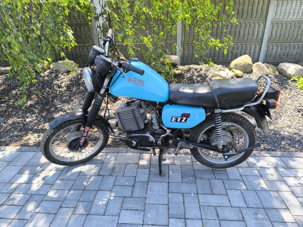 Motocykl MZ ETZ 251