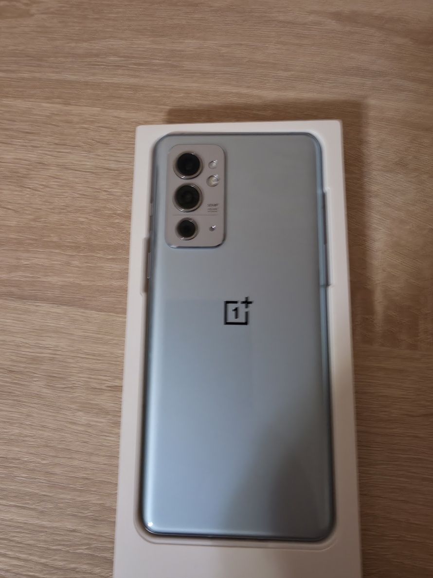 One plus 9rt silver 8/128g