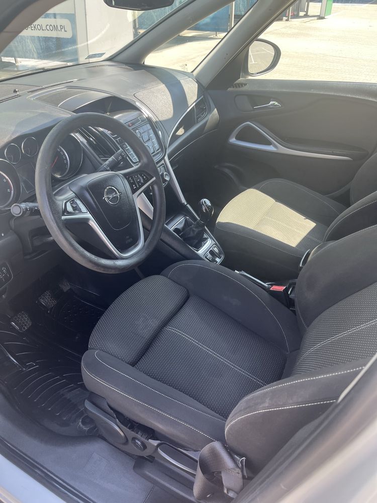 Opel zafira tourer 2.0 CDTI