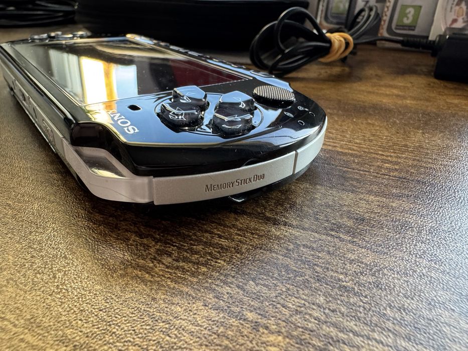 Sony PlayStation Portable PSP-3004 BOX dla kolekcjonera zestaw