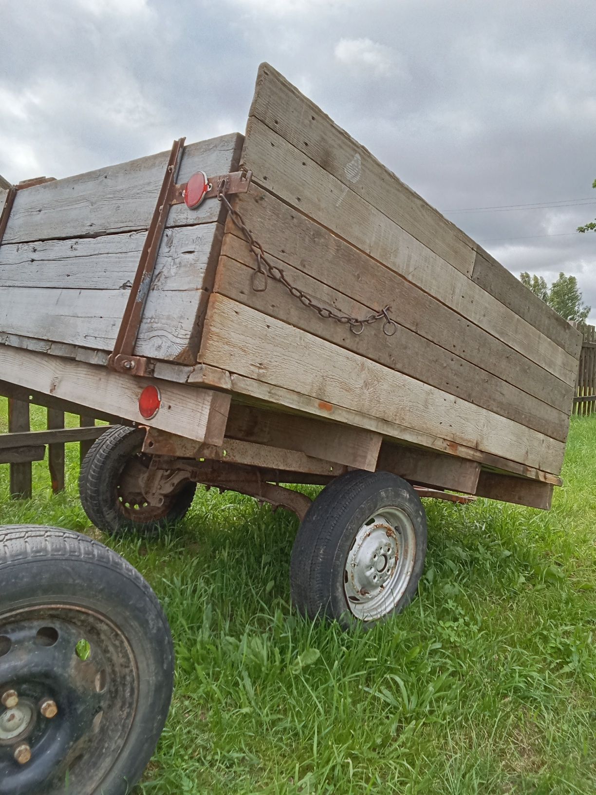 Продам два прицепи