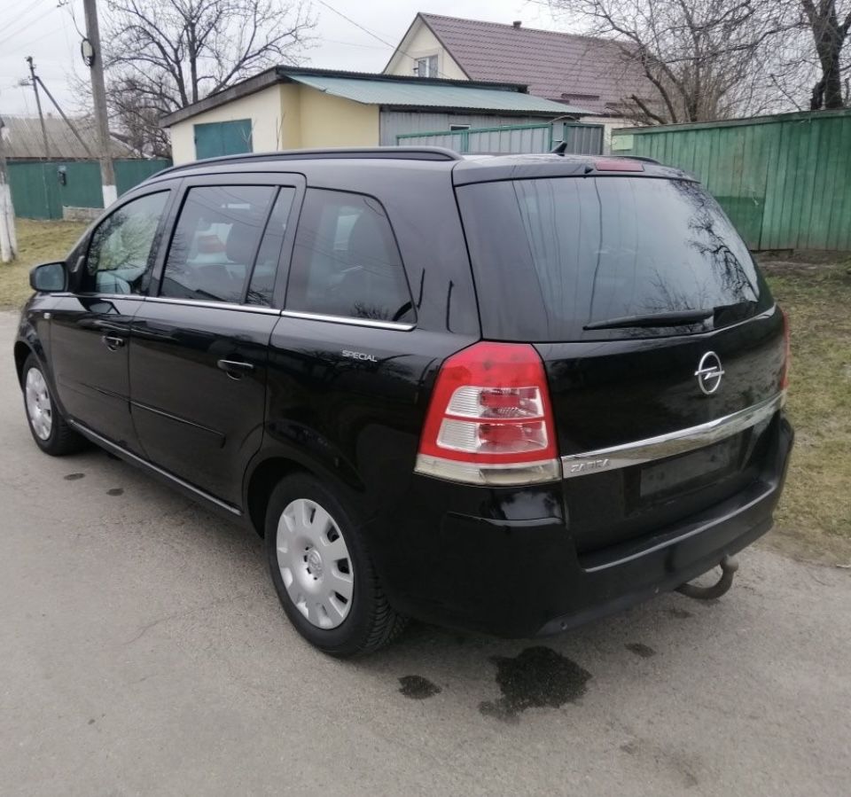 Opel Zafira 2011