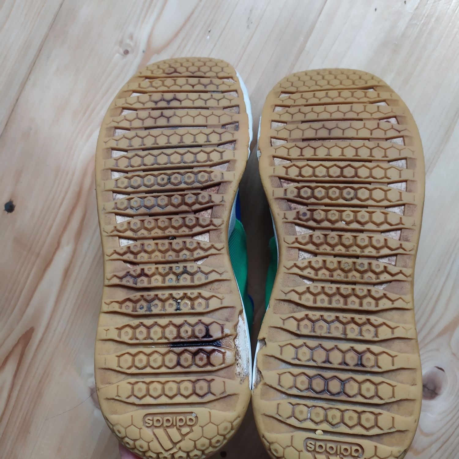 Кросівки Adidas 36,5