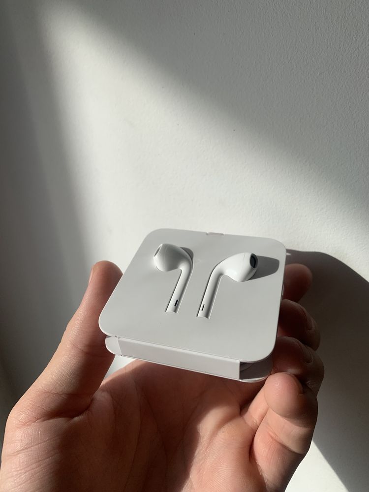 Навушники Apple iPhone EarPods with Mic Lightning