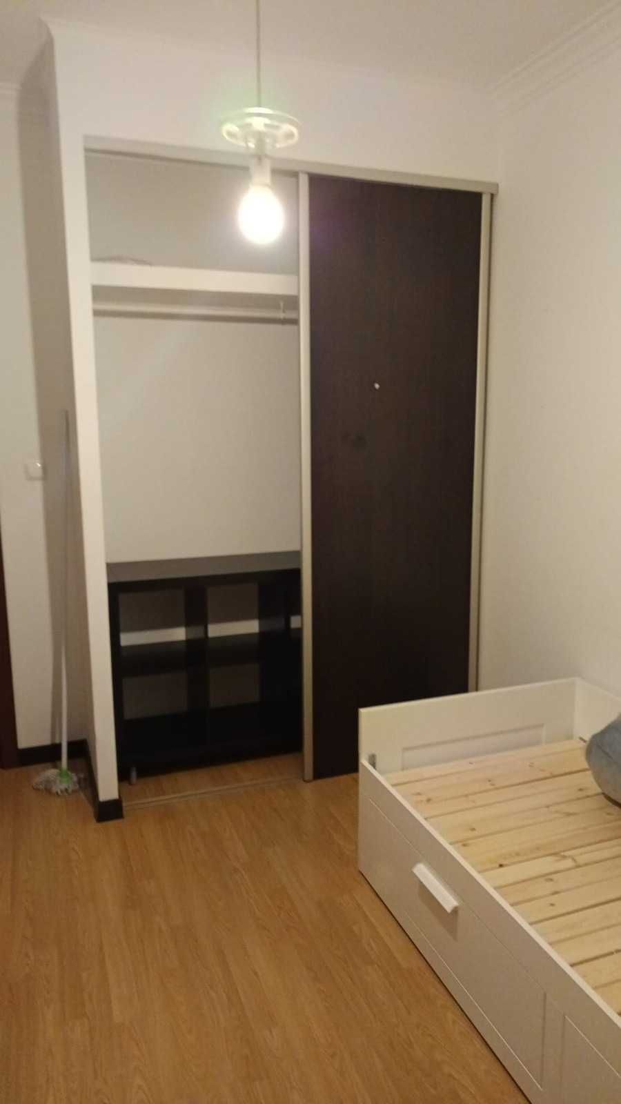 Quarto para arrendar em Almada