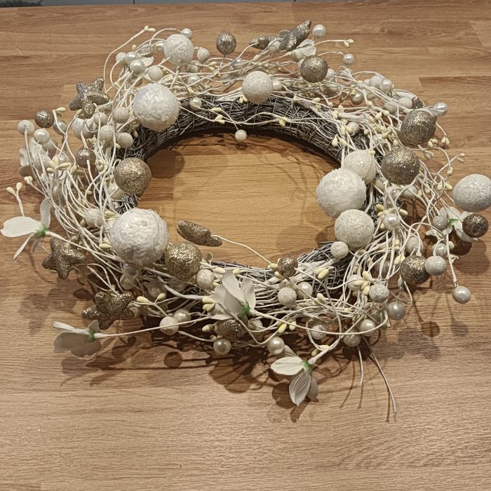 Wianek świąteczny Home and you.