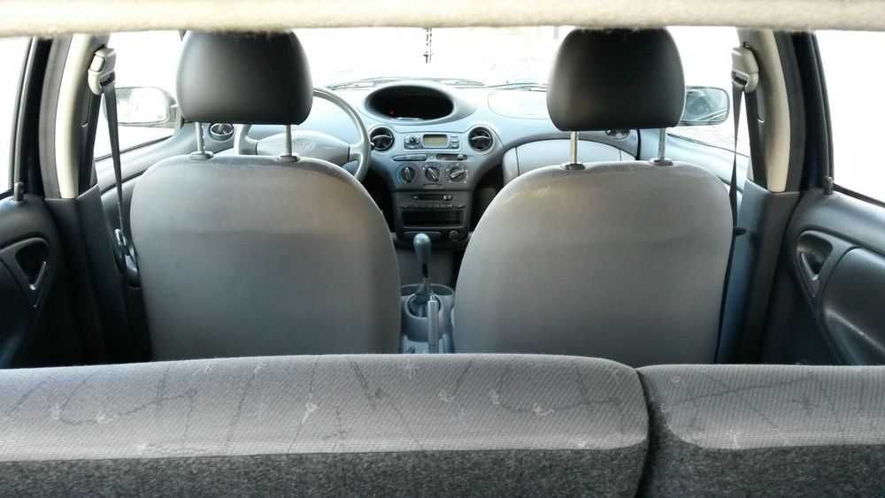 Toyota Yaris Terra 1.0cc Ano 2000/Dez