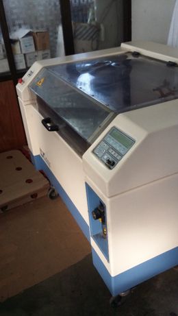 Maquina de corte a laser para a indústria de bordados