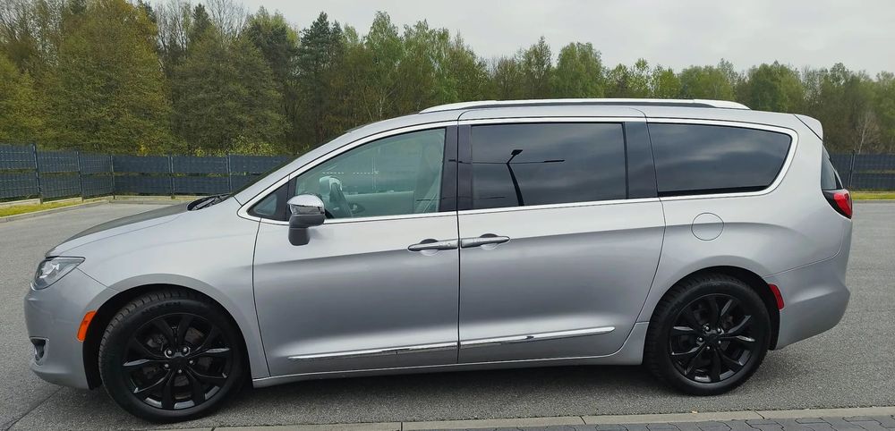 Chrysler Pacifica Chrysler Pacifica Limited 2017, PB+LPG, Panorama, Faktura Vat 23%