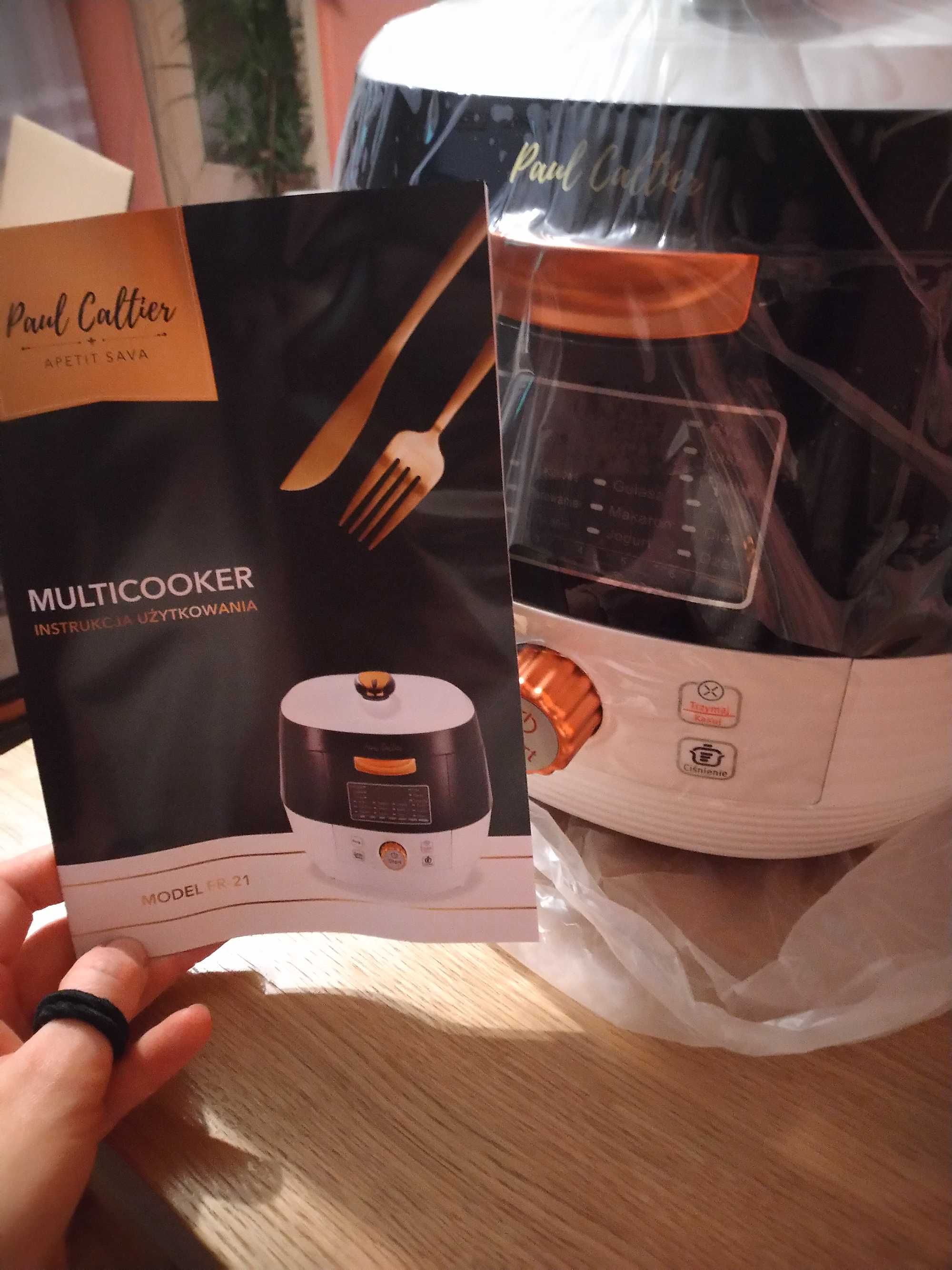 Multicooker model FR-21 /urządzenie wielofunkcyjne / robot kuchenny