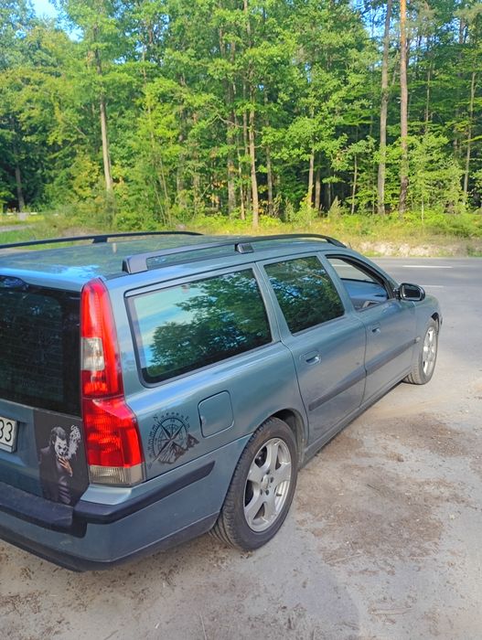 Volvo v70 2.5 TDI 140km
