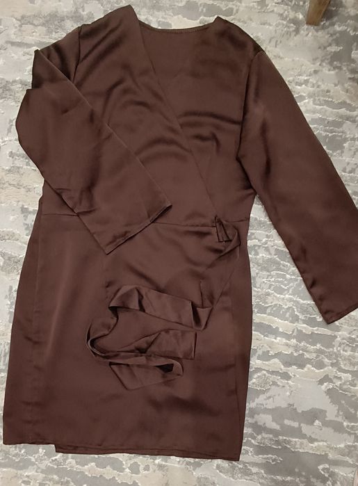 Шовкова сукня на запах