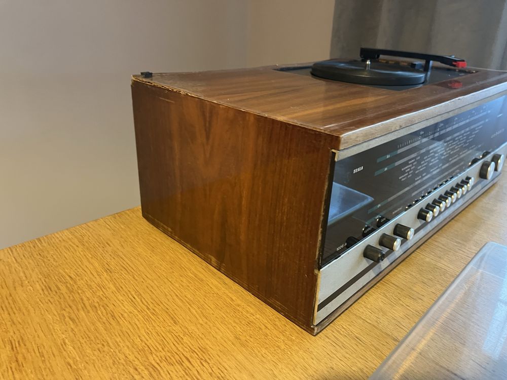 Stare Radio Tesla 1026 A do renowacji z gramofonem