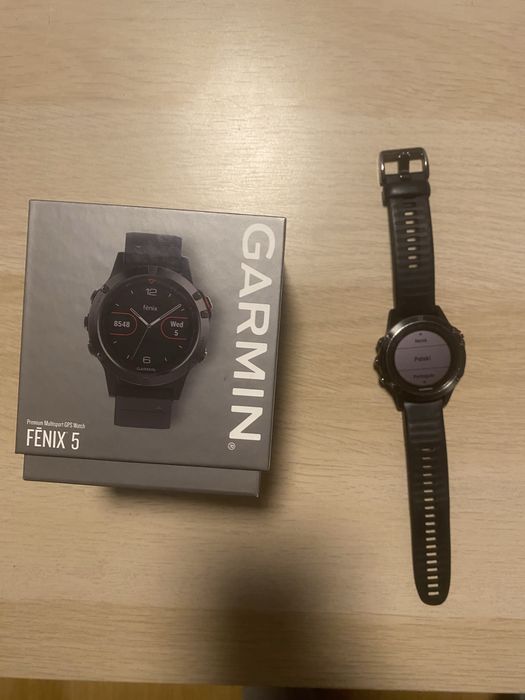 Garmin Fenix  5 .