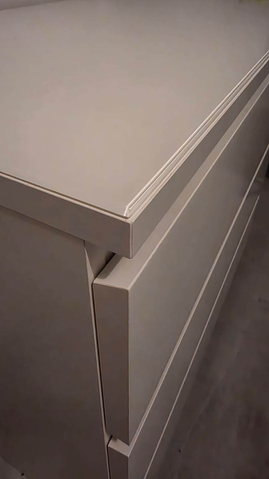 Cómoda Malm com vidro