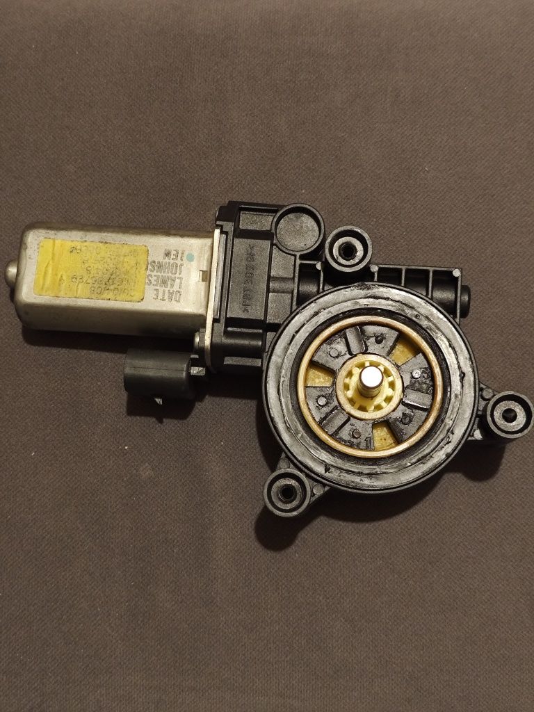 Guia de elevador elétrico vidro esquerdo Fiat Grande Punto